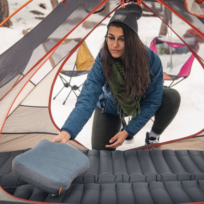 6 essential tips for camping in winter