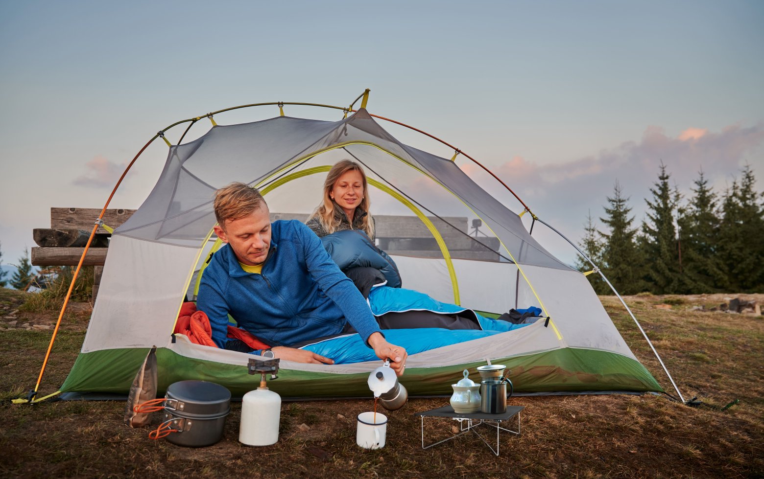 7 Camping Essentials for Beginners: Your 2025 Gear Guide