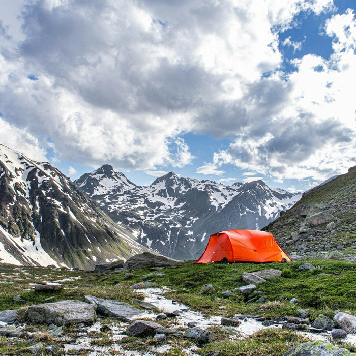 8 Crucial Camping in Cold Weather Tips for 2025