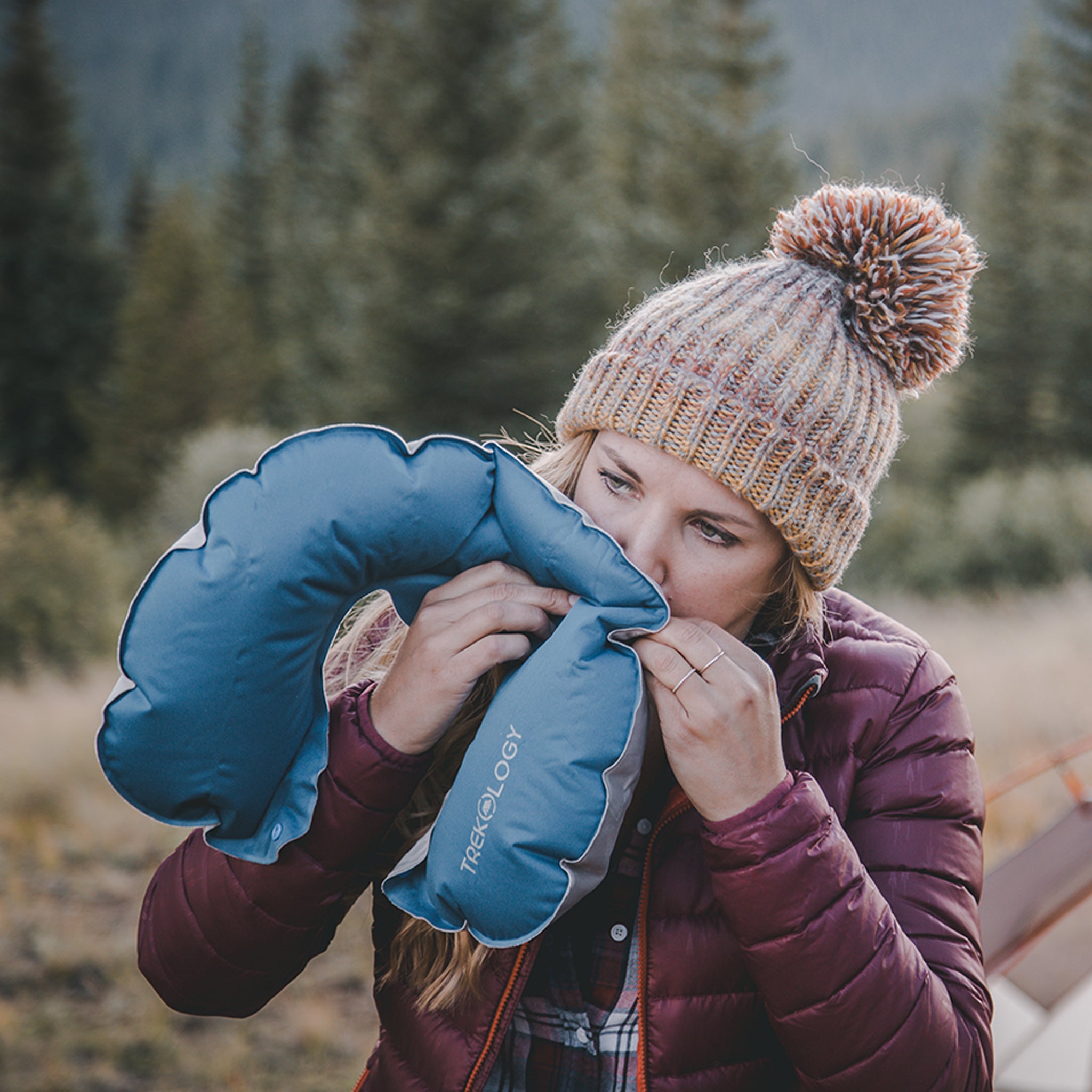 Novagoodes Inflatable Neck Airplane Travel Pillow (US)